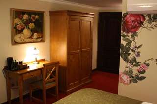 Отель Hotel Petite Fleur Торунь Улучшенный двухместный номер с 2 отдельными кроватями-4