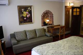Отель Hotel Petite Fleur Торунь Улучшенный двухместный номер с 2 отдельными кроватями-6